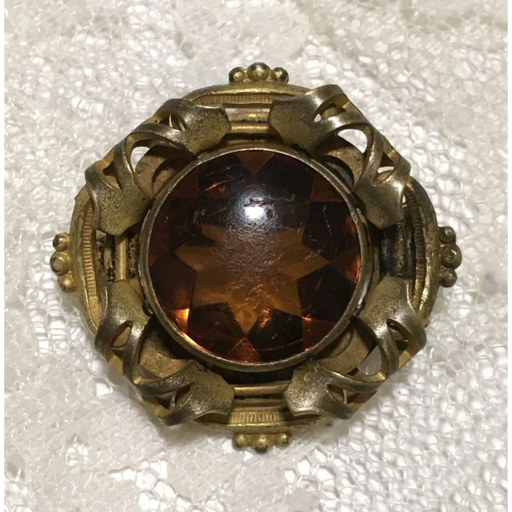 Vintage Brooch Gold Tone C Clasp Art Deco Metal Golden-brown Cab